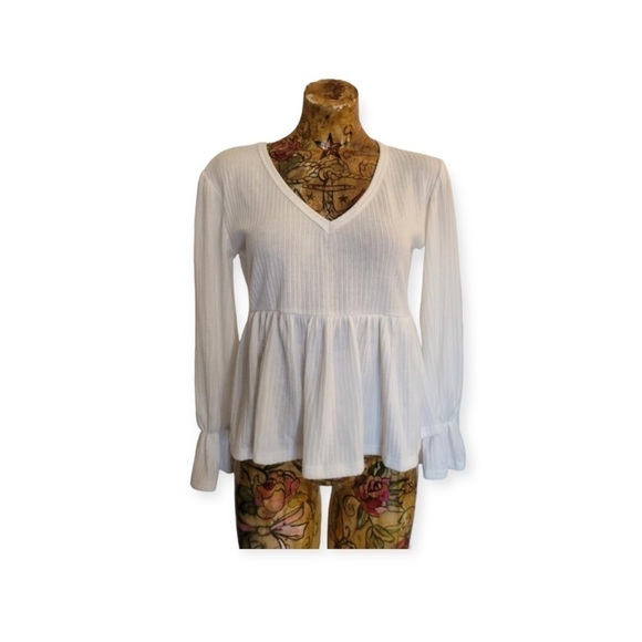Deerose top white medium v neck - Picture 1 of 4